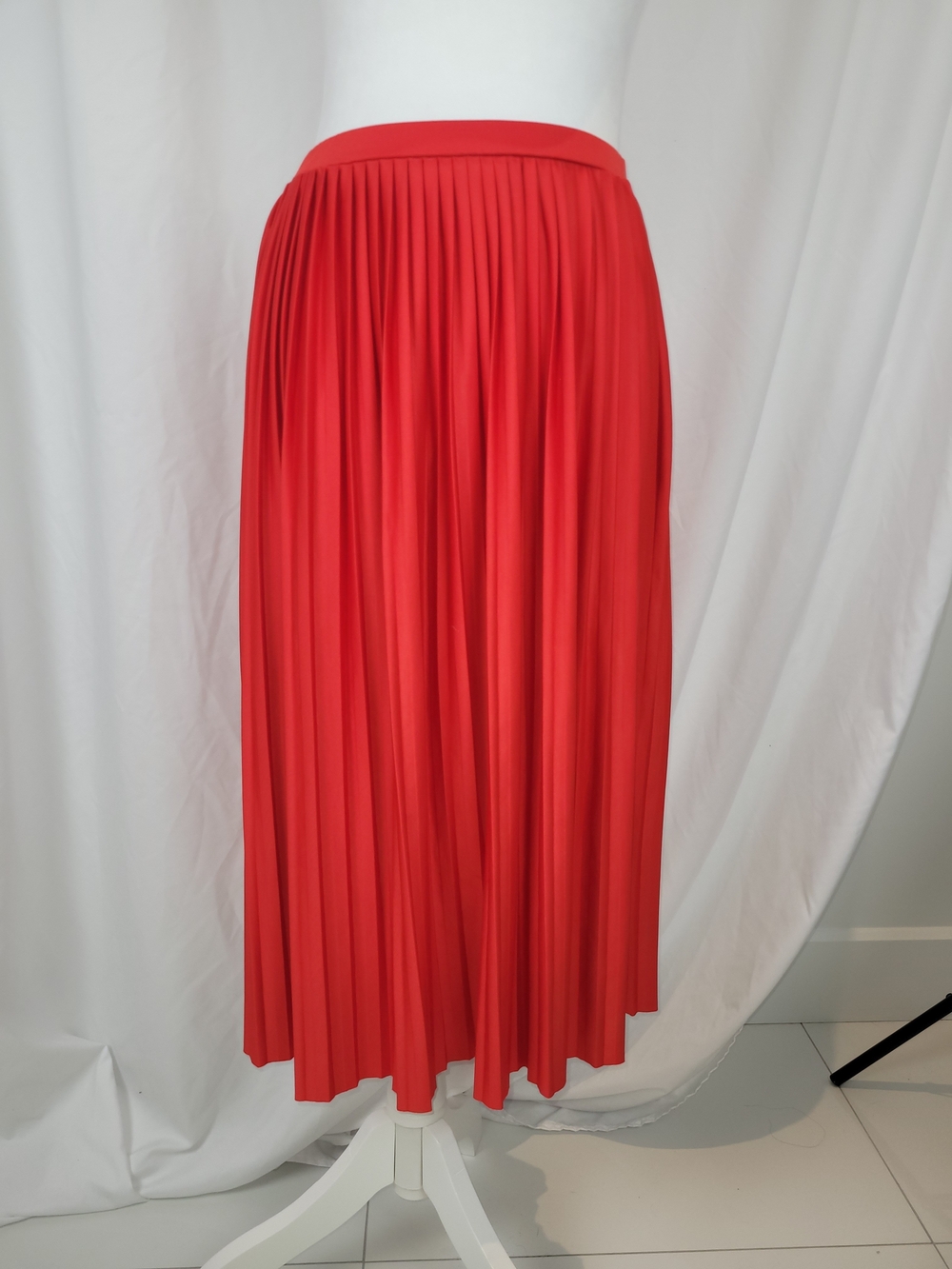 Twik ( Simons) Red Pleated Maxi Midi Skirt - Size Small (NWOT) - Picture 4 of 13